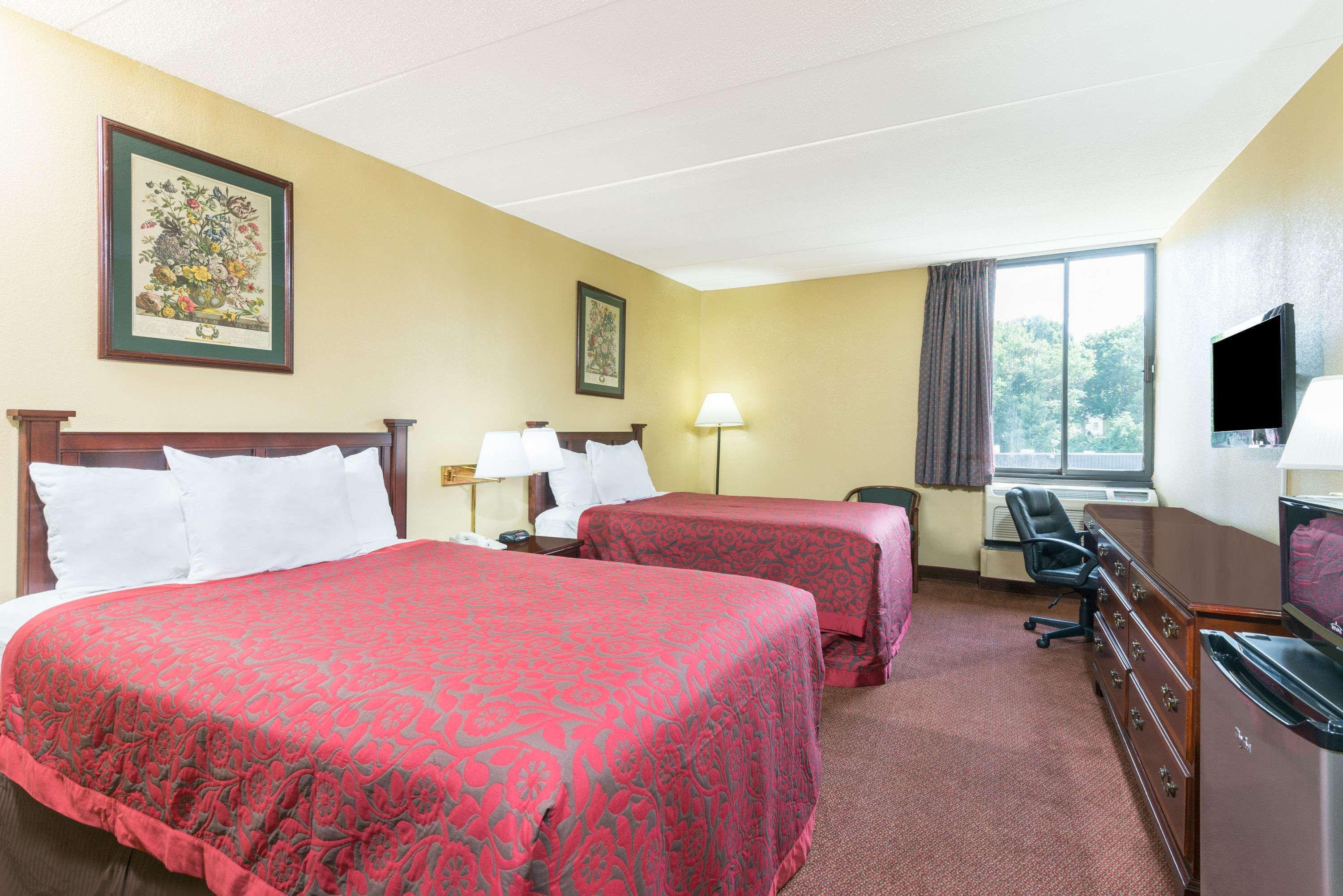 Days Inn By Wyndham Hagerstown I-70 Eksteriør billede
