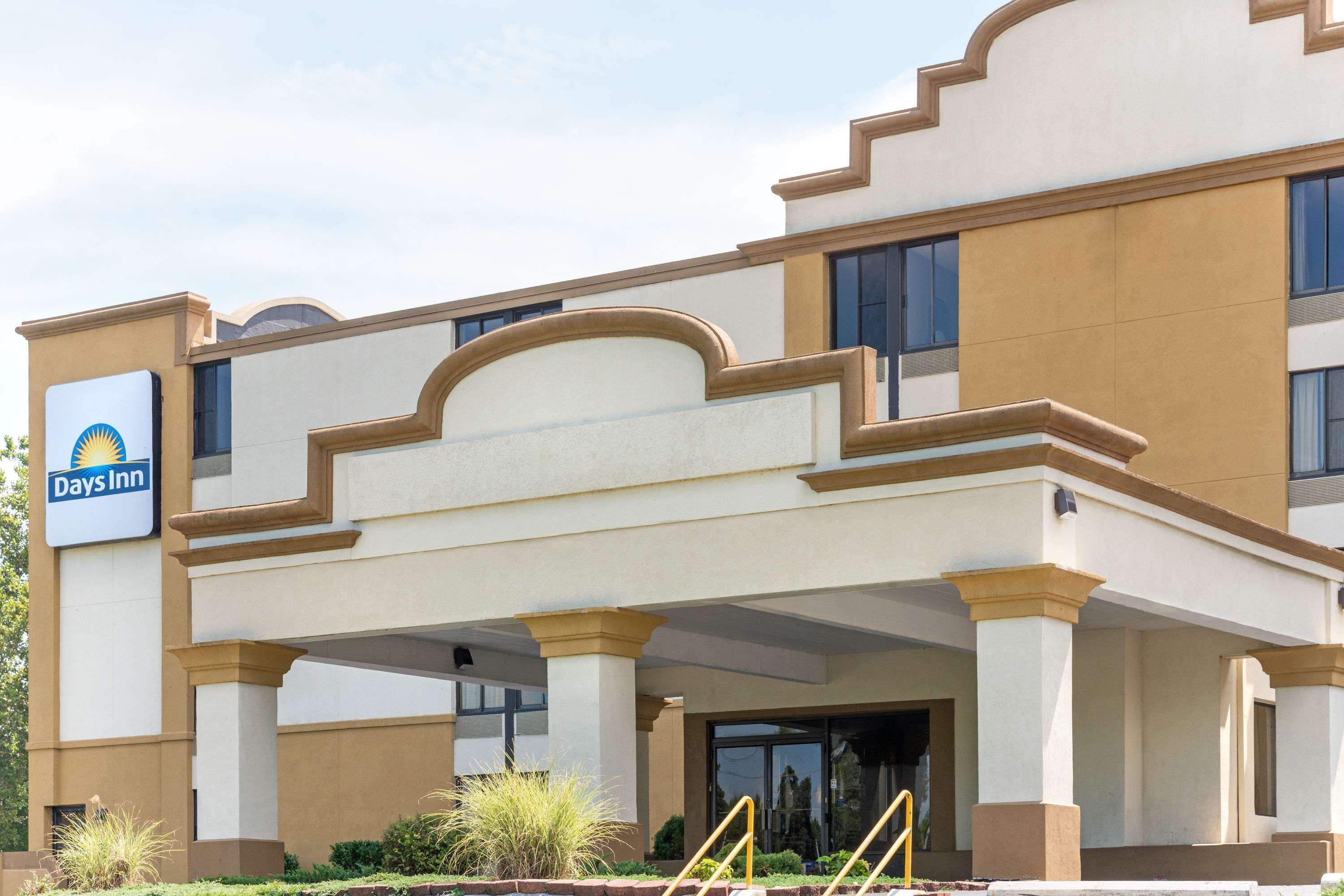 Days Inn By Wyndham Hagerstown I-70 Eksteriør billede