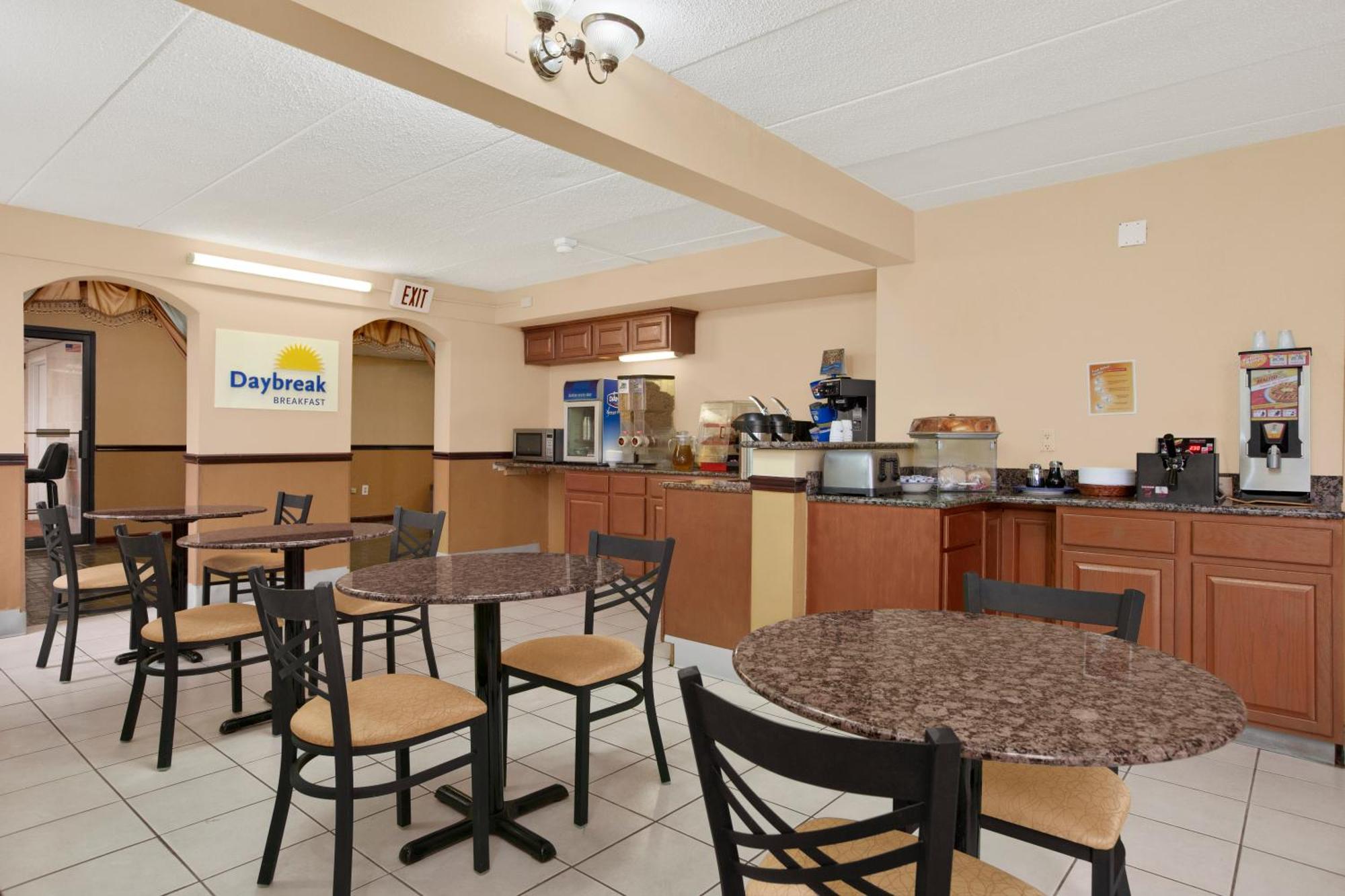 Days Inn By Wyndham Hagerstown I-70 Eksteriør billede