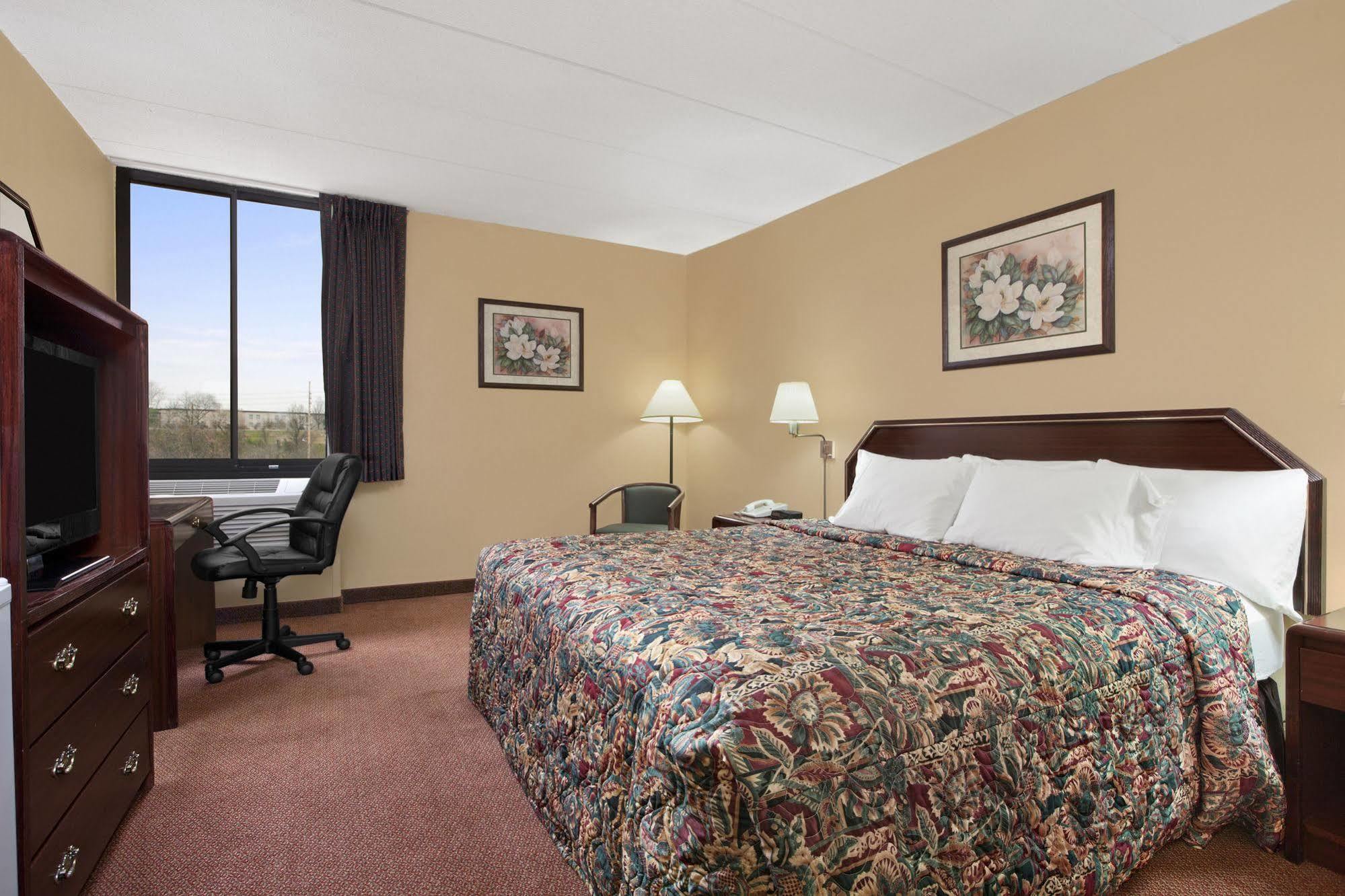 Days Inn By Wyndham Hagerstown I-70 Eksteriør billede