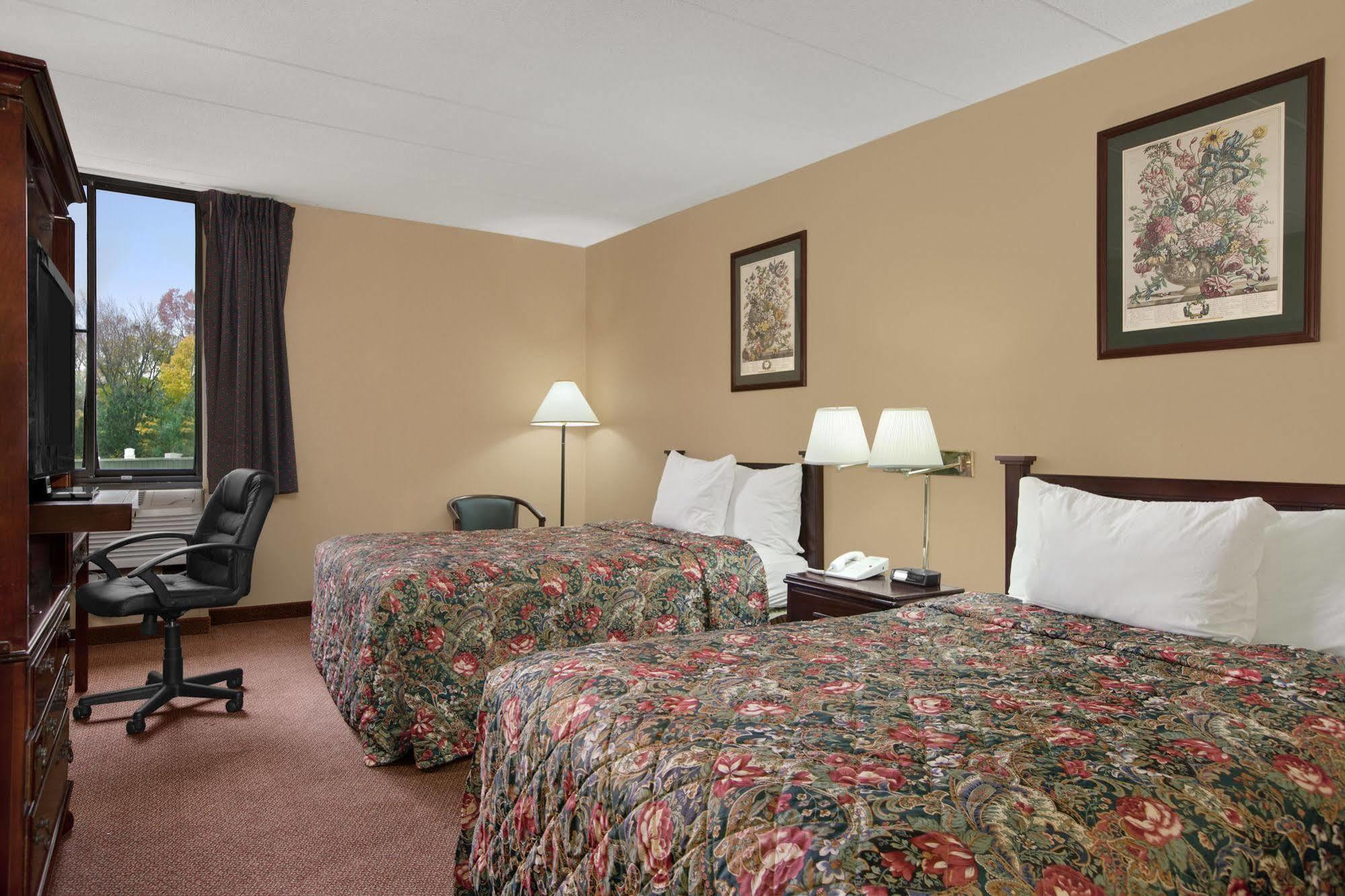Days Inn By Wyndham Hagerstown I-70 Eksteriør billede